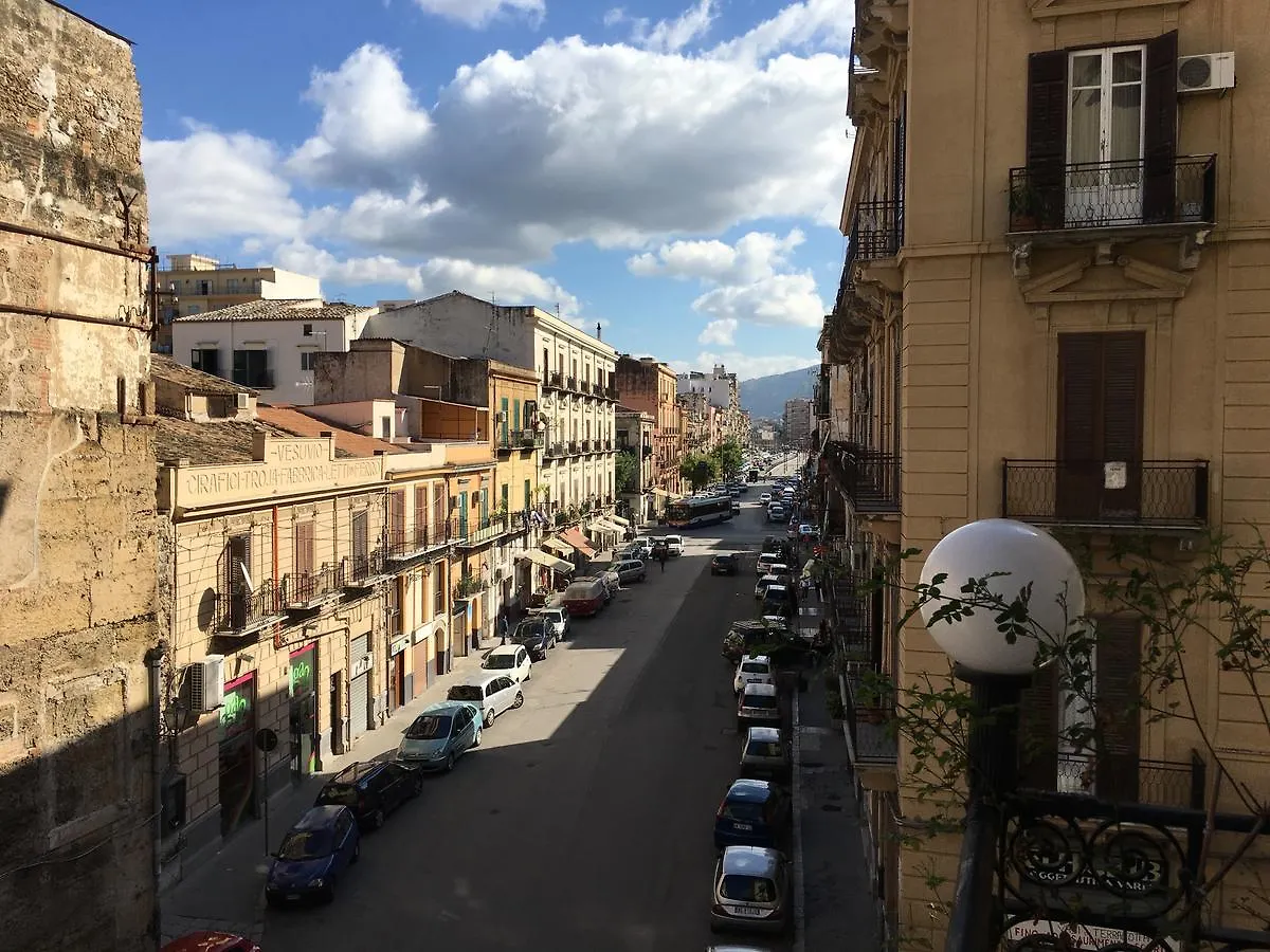 Apartment In Palermo 0*,  Italia